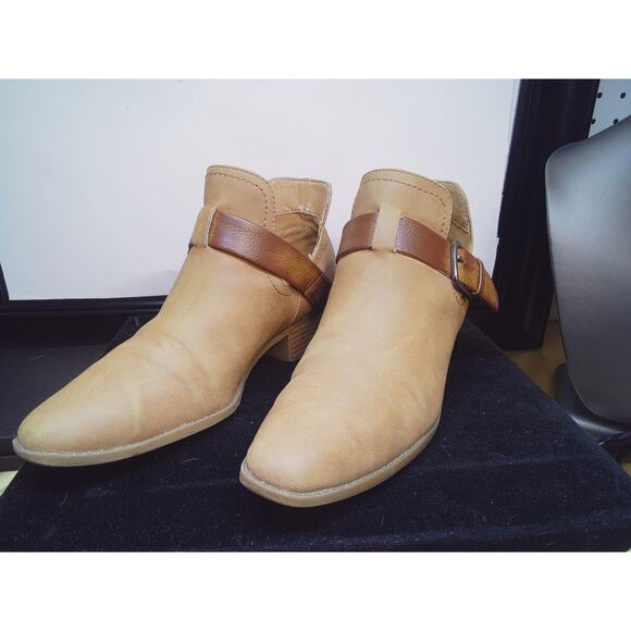 Wonderly Maeve Cognac Faux Leather Ankle Bootie Size 7.5 M Cowboy Southwestern - Picture 2 of 9